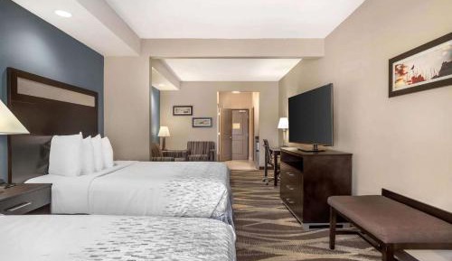 Queen Suite with Sofa Bed