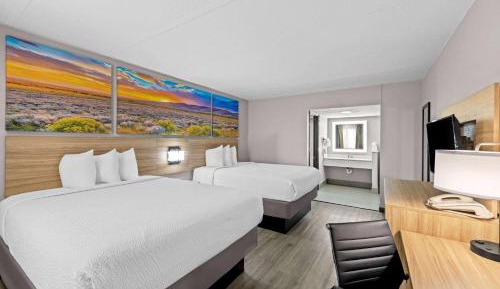 Queen Room with Two Queen Beds - Non-Smoking