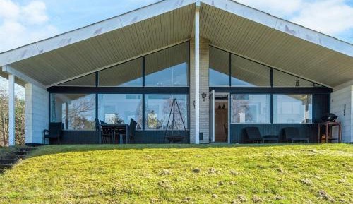 Three-Bedroom Vacation Home 