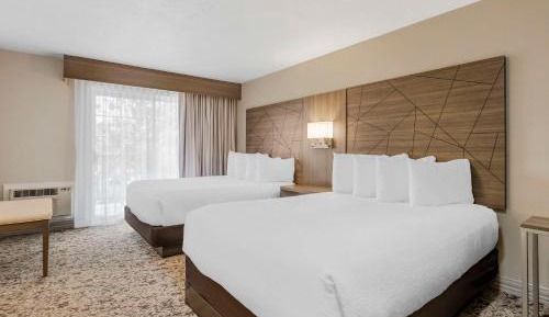 Queen Room with Two Queen Beds and Balcony - Non-Smoking