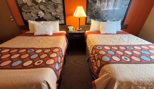 Queen Room with Two Queen Beds - Smoking