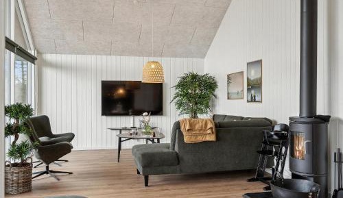 Five-Bedroom Holiday Home