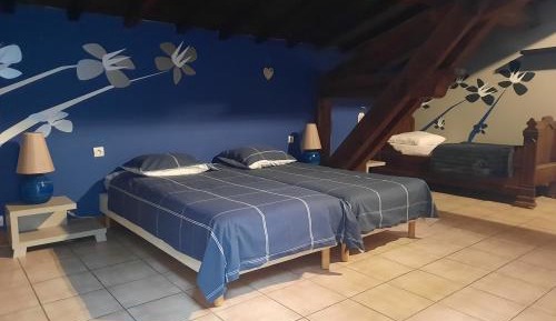 Triple Room with Bathroom