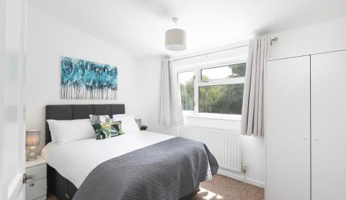 Family Two-Bedroom Apartment with View