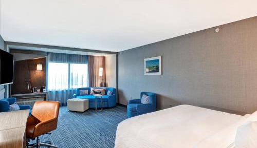 Larger Guest room, 1 King, Sofa bed