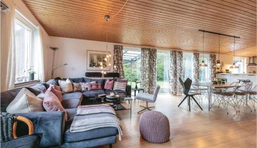 Three-Bedroom Vacation Home 