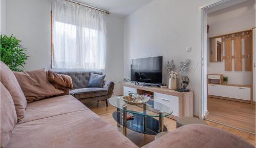 Three-Bedroom Vacation Home 