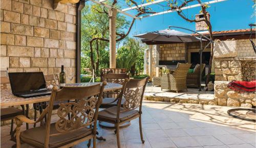 Three-Bedroom Vacation Home 