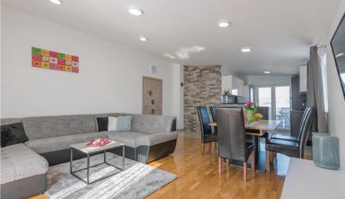 Three-Bedroom Vacation Home 