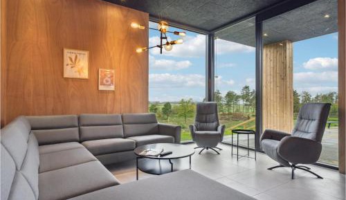 Seven-Bedroom Holiday Home