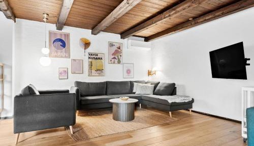 Five-Bedroom Holiday Home