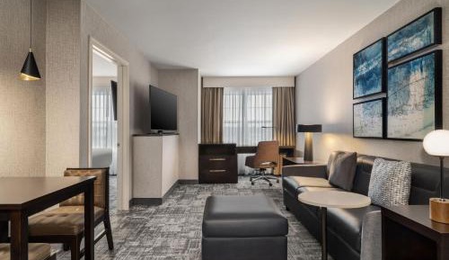 One-Bedroom King Suite