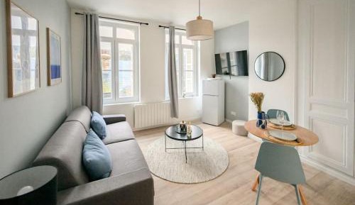 Studio with Sofa Bed