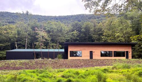 Suite with Mountain View