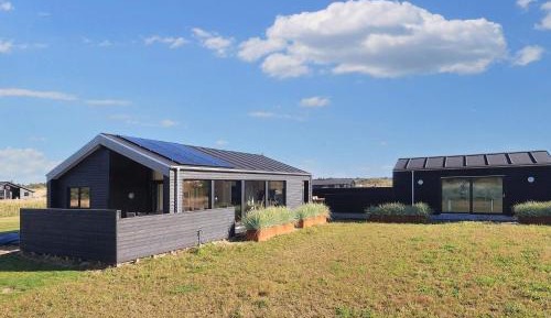 Three-Bedroom Vacation Home 