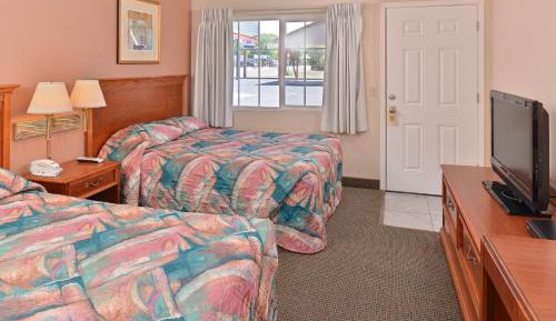 Double Room with Two Double Beds - Non-Smoking