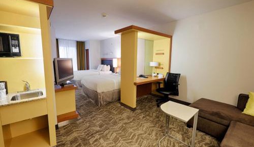 Queen Suite with Two Queen Beds, Bathtub and Trundle Sofa - Mobility Access/Hearing Accessible