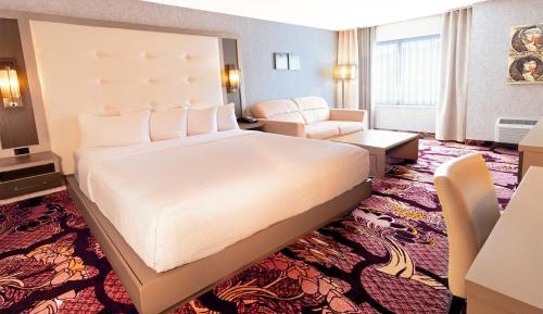 King Room with Sofa Bed