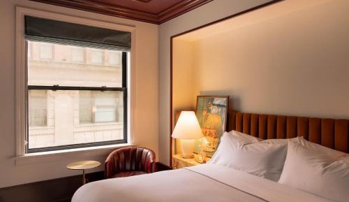 Deluxe King Room