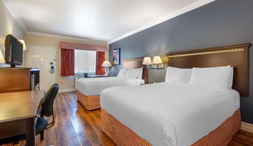 Queen Room with Two Queen Beds - Non-Smoking