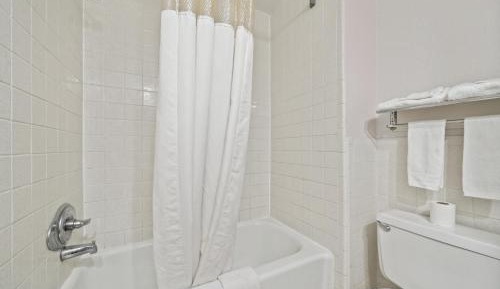 King Room with Kitchenette - Non-Smoking