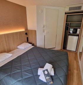 Double Room with 1 Double Bed