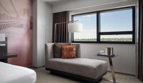 M Club Lounge, M Club lounge access, Guest room, 2 Queen