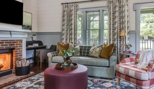 One-Bedroom Cottage Suite