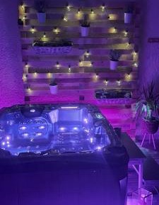 Suite with Hot Tub