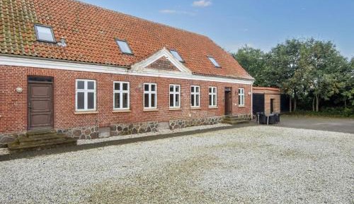 Eight-Bedroom Holiday Home
