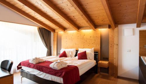 Suite with Hot Tub