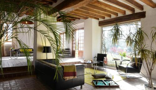 Queen Room with Garden View