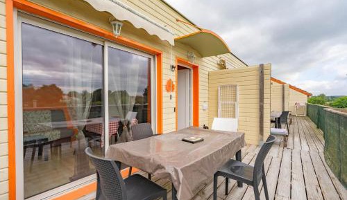 One-Bedroom Apartment with Garden