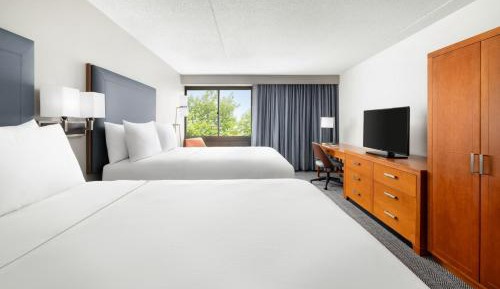 Queen Room with Two Queen Beds - Non-Smoking