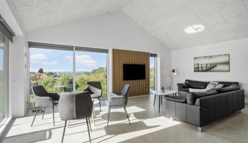 Five-Bedroom Holiday Home