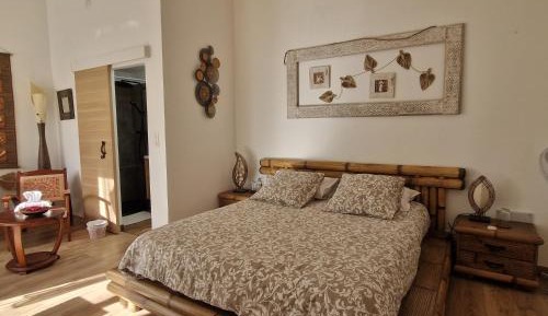 Queen Room with Pool View