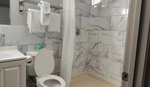 Standard King Room - Non-Smoking 