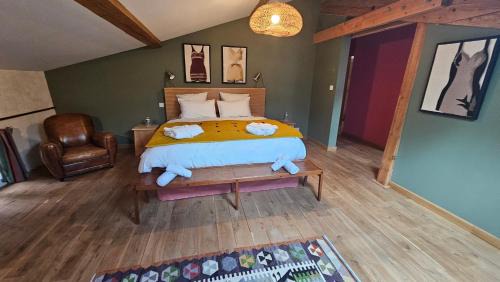 Standard King Room