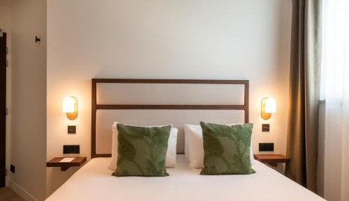 Deluxe Double Room with Bath