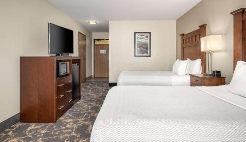 Deluxe Queen Room with Two Queen Beds