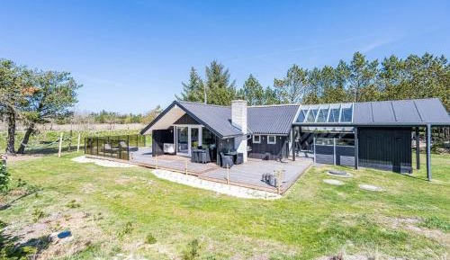 Three-Bedroom Holiday Home 