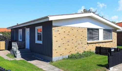 Three-Bedroom Holiday Home 
