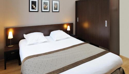 One-Bedroom Apartment (4 Adults)