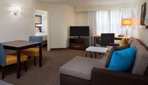 King or Queen Suite with Sofa Bed