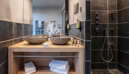 Luxe Suite with Mountain View - Maison des Ecureuils (annex)