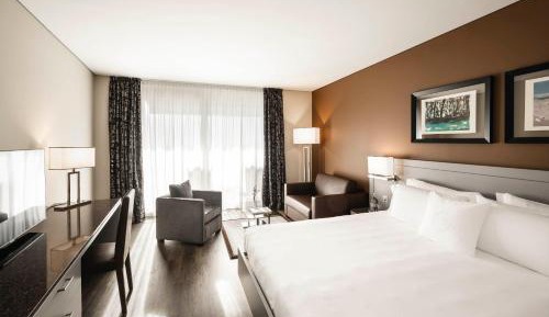 Superior Chic Double or Twin Room with Balcony and Lake View