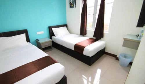 Twin Room with City View