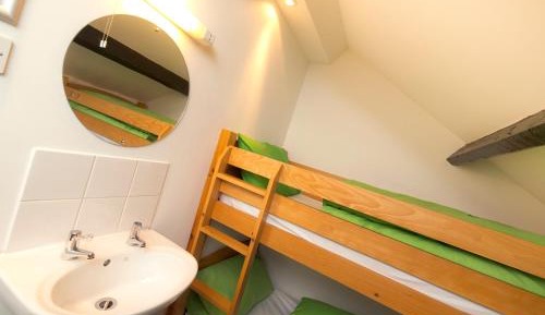 4 Bed Private Room Shared Bathroom