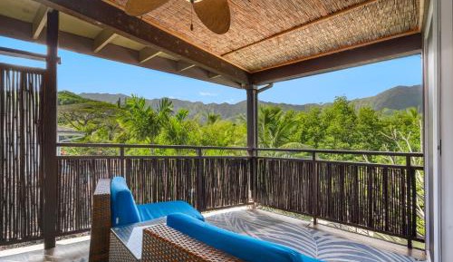 One-Bedroom Suite with Mountain View