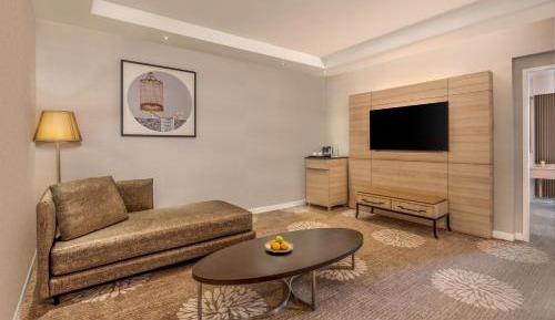 Junior Suite 1 Queen